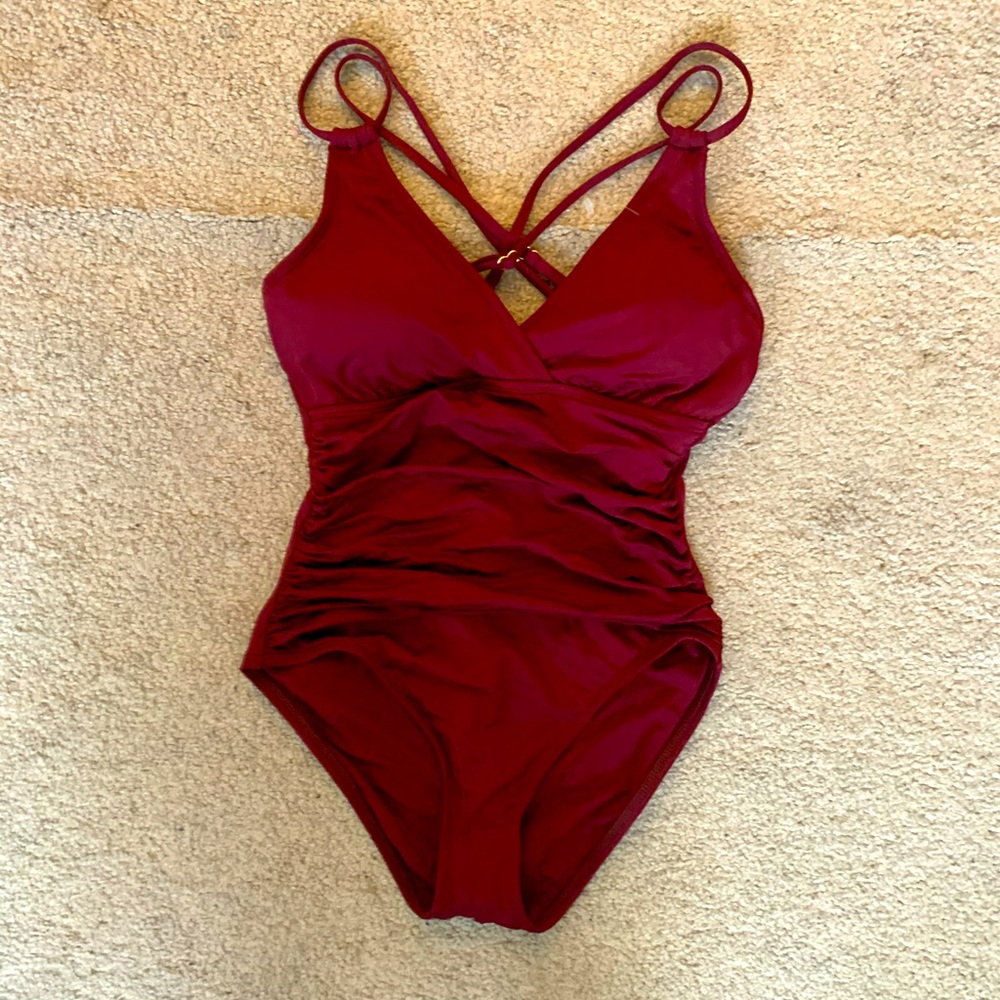 La Blanca Maroon One piece Swim Suit Sz 6 NWOT